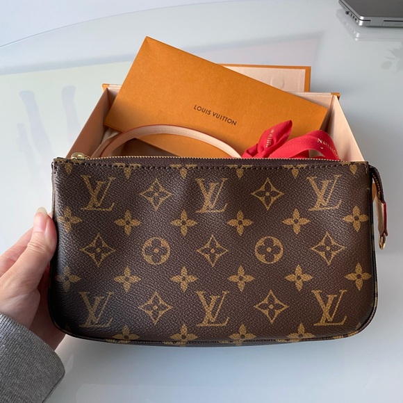SOLD ❌ Louis Vuitton Pochette Accessoires - Picture 2 of 10